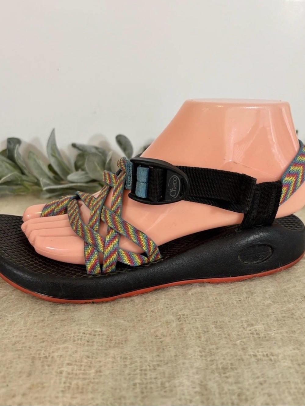 Chaco Sandals Women 7 Rainbow Striped
adjustable strap beach summer - Picture 4 of 13